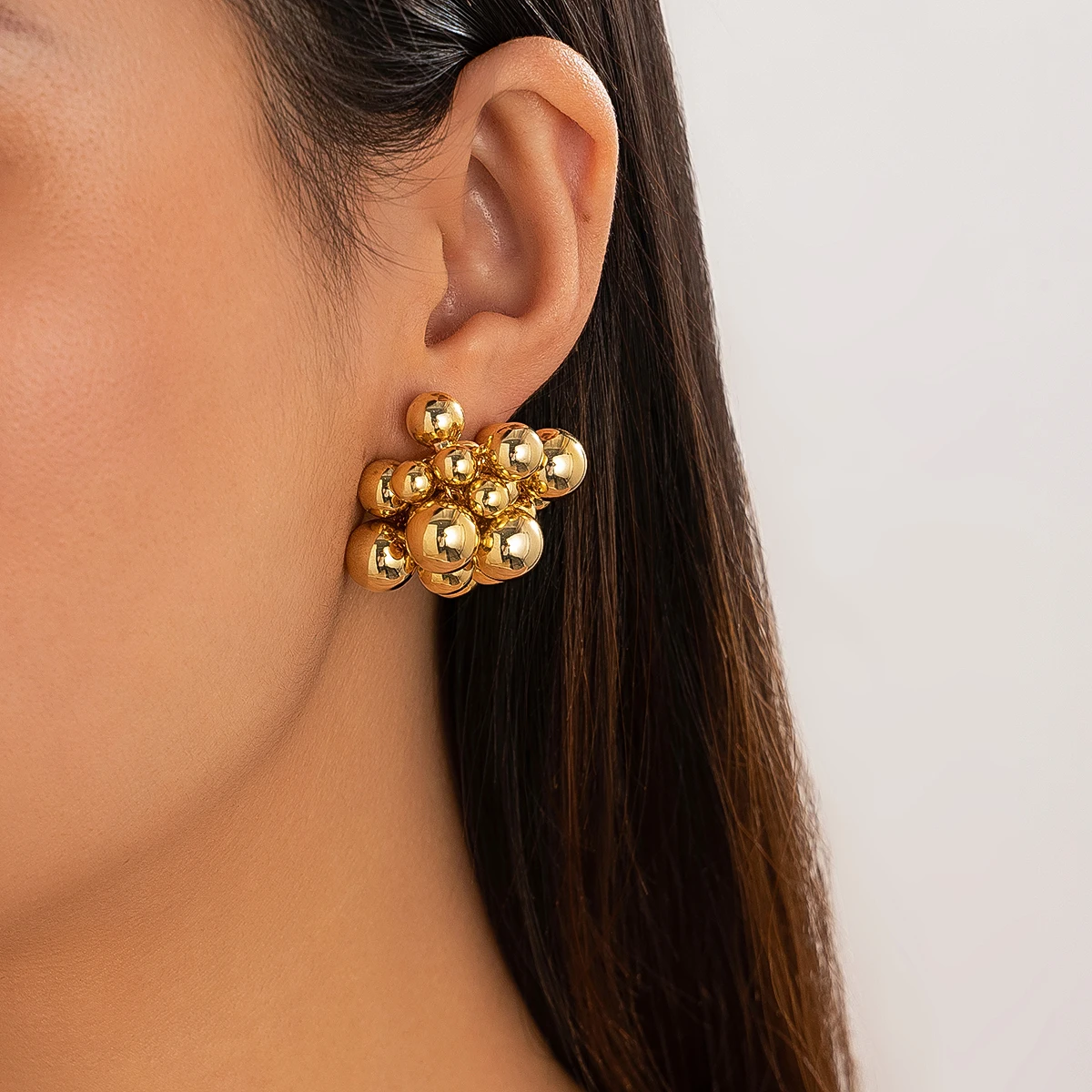 Salircon Persönlichkeit ccb kleine Kugel Perlen Ohr stecker für Frauen coole Punk Piercing Ohrringe Party Dinner Ohr Zubehör
