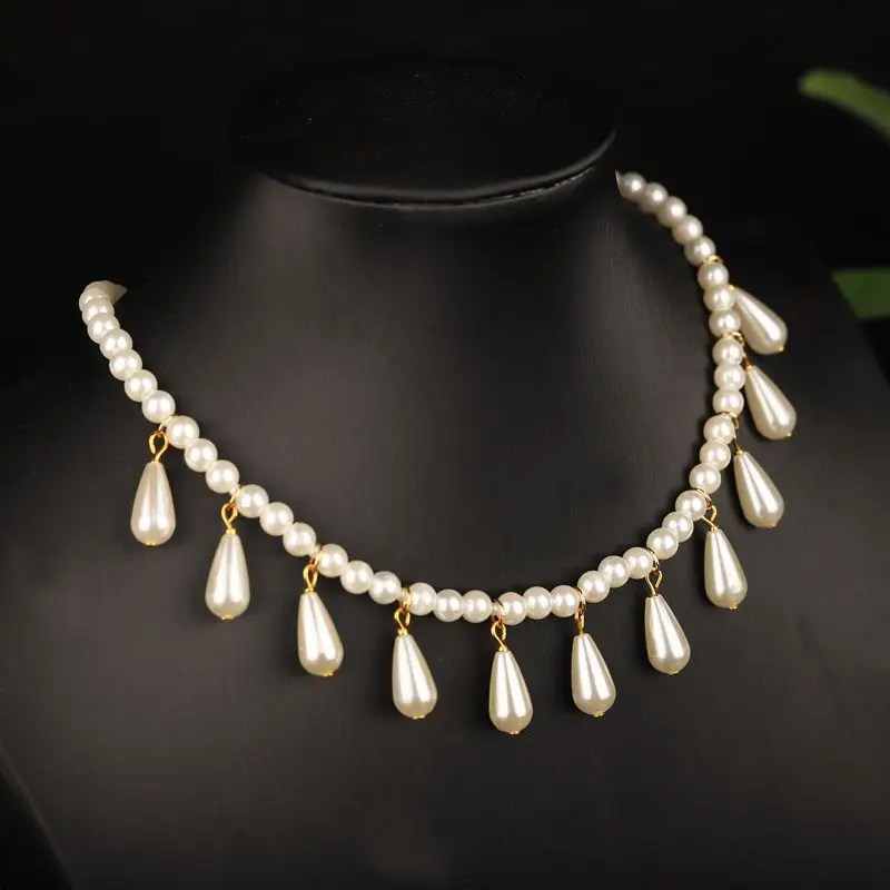 قلادة لؤلؤ ملكة تنكرية للنساء ، ريجنسي نبيل في العصور الوسطى ، ملحق كوسبلاي