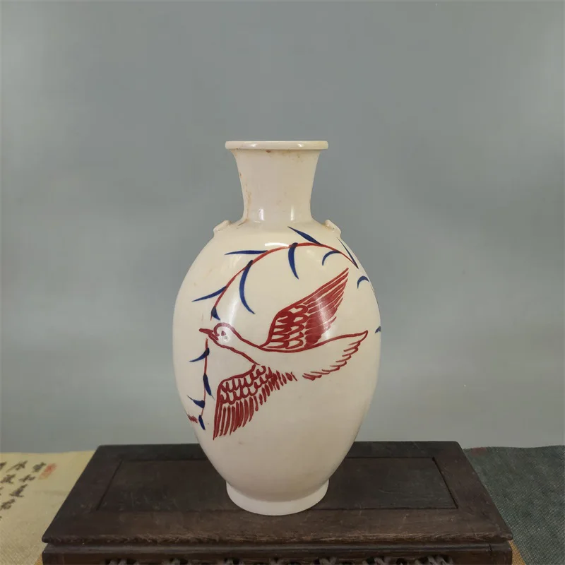 Tang-Dynastie-Vase, Midcentury, blau und weiß, rote Blumen- und Vogelvase, antikes Porzellan, Ornamente, alte Display-Sammlerstücke