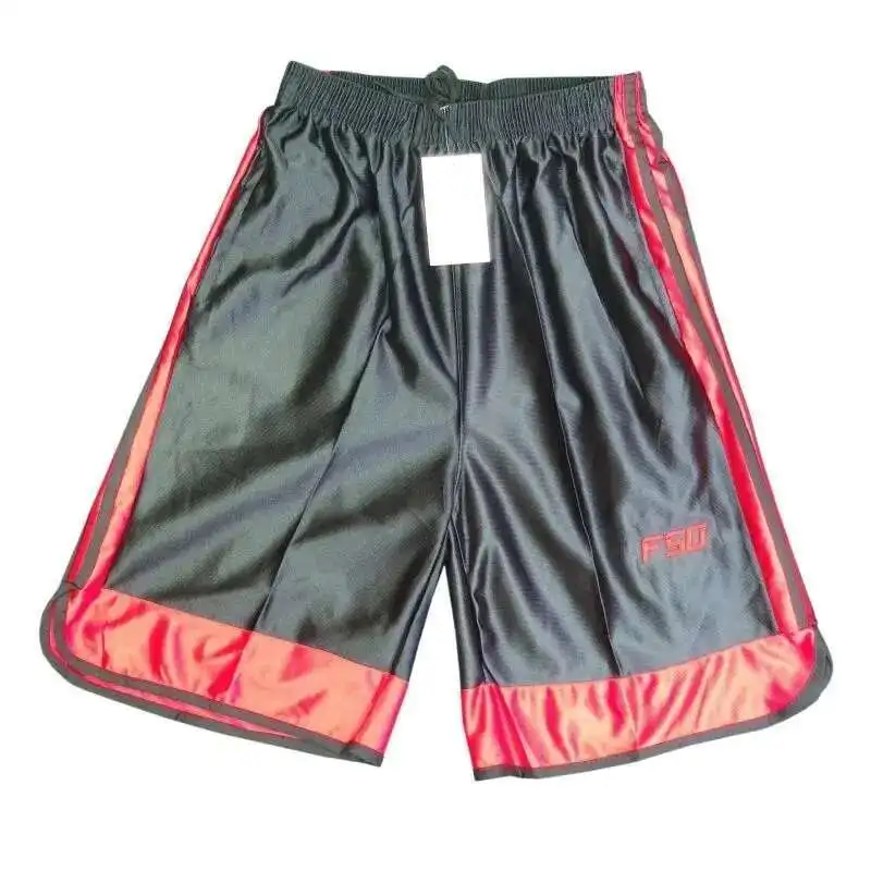 شورت رجالي صيفي مطرز بجيوب لامعة للياقة البدنية في الهواء الطلق للرجال مقاس كبير قيعان كرة السلة الرياضية غير الرسمية