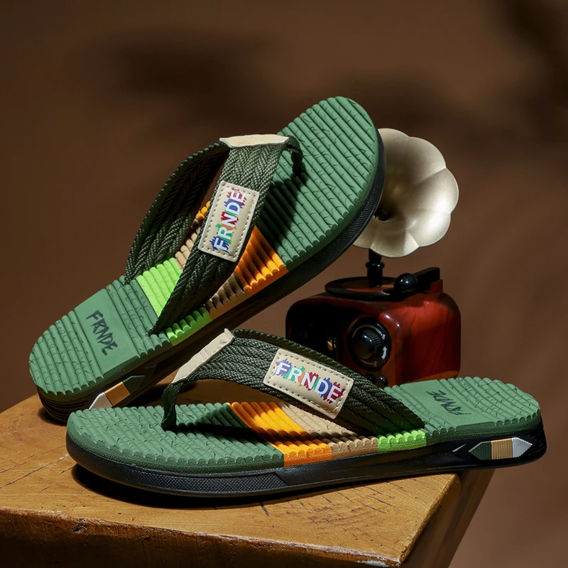 

Летние мужские шлепанцы, модные зеленые дизайнерские тапочки для мужчин, уличные противоскользящие пляжные шлепанцы, удобные мужские шлепанцы на плоской подошве