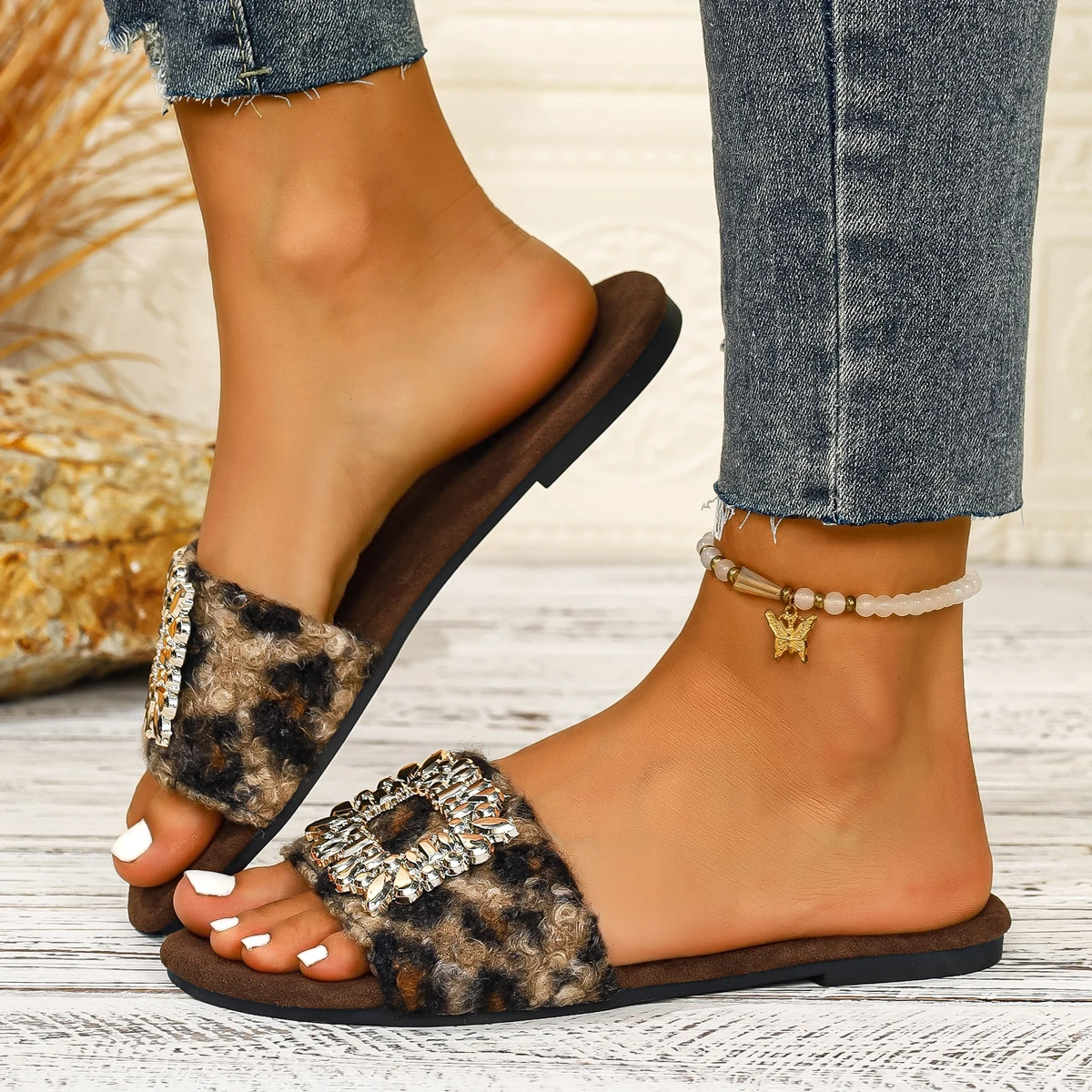 2025 الصيف النساء النعال مشبك حذاء مسطح شباشب على الموضة الصنادل النساء مصمم الرجعية النعال مريحة الشرائح النساء #6