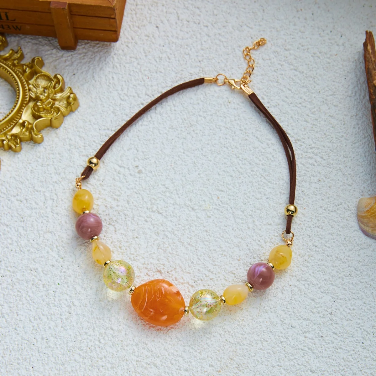 Ins Vintage Mehrfarbige Unregelmäßige Acrylperlen-Halskette für Damen und Herren, Handgefertigte Samtkette, Harzperlen-Choker, Ästhetischer Schmuck – Detail 31