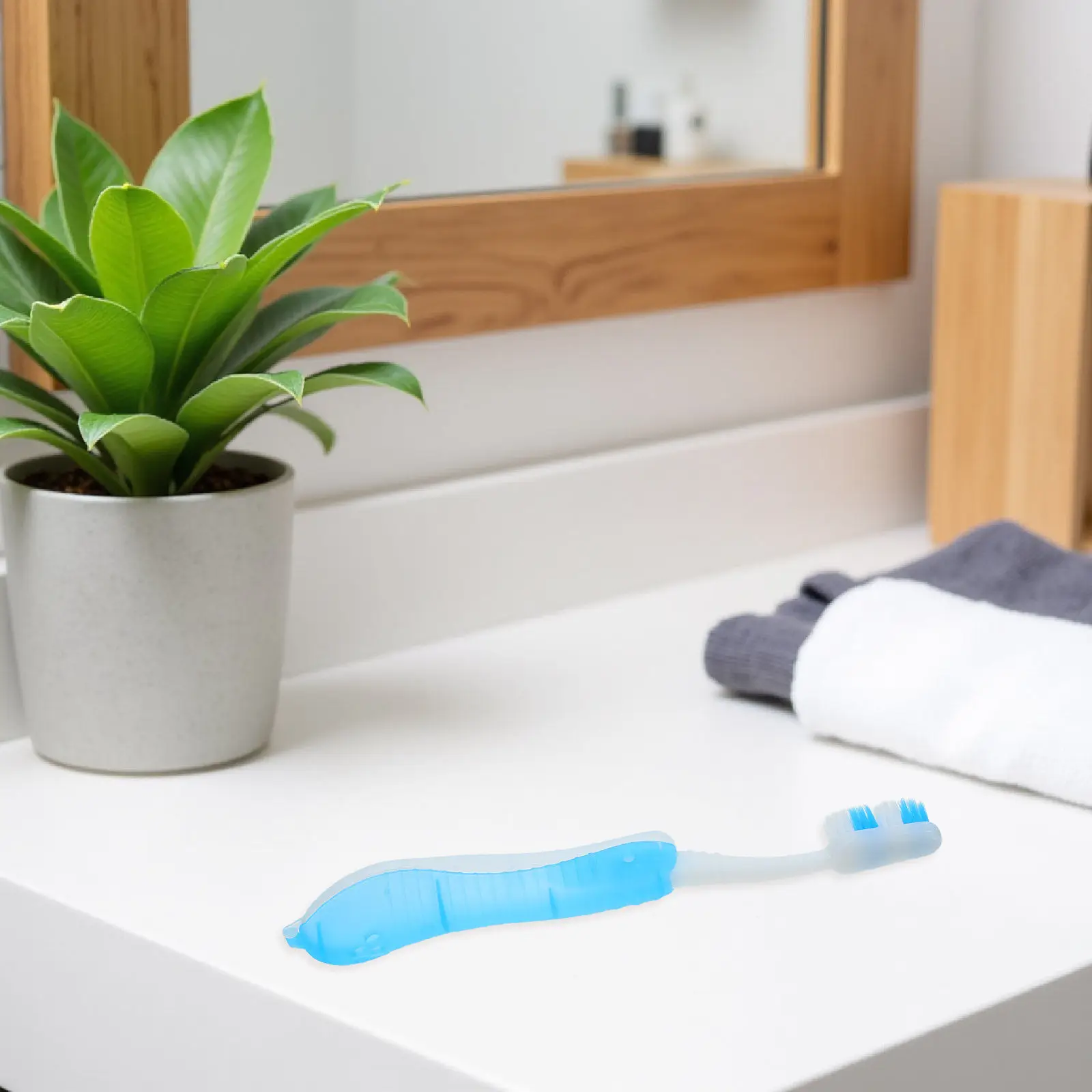 Foldable Travel Toothbrush with Soft Bristles Portable Camping Dental Brush for Hiking Hygiene on The Go Disposable PP