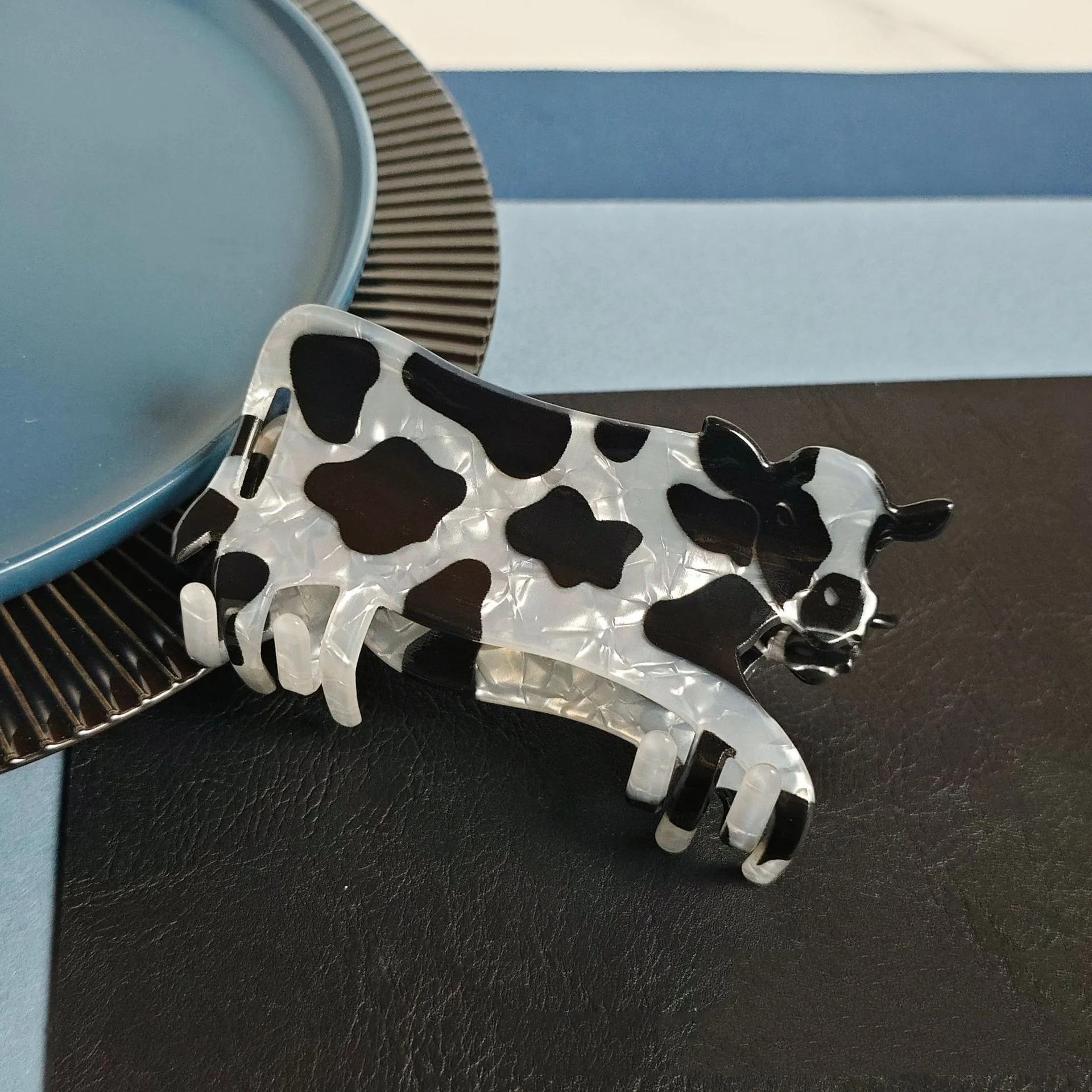 

NC Black and White Cow Design Hair Claw QR Code Cartoon Panda Acrylic Hair Claw Clips Kawaii Hair Accessories for Women Girls