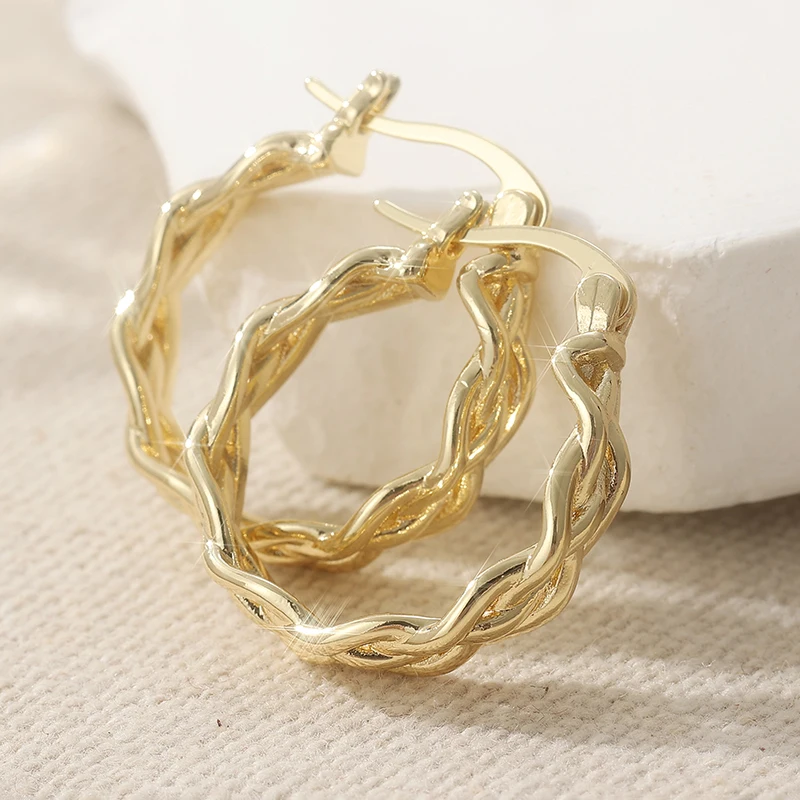 Fashion Classic Knitting Twist Golden Plated Hoop Earrings Women's Elegant Temperament Banquet Party Versatile Jewelry Accessory