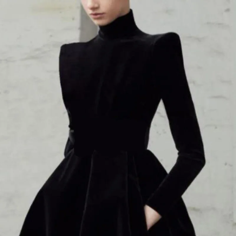 Autumn New Black Velvet Dress for Women Retro Stylish Waist Closing and Slim Hepburn Style Annual Meeting Dresses