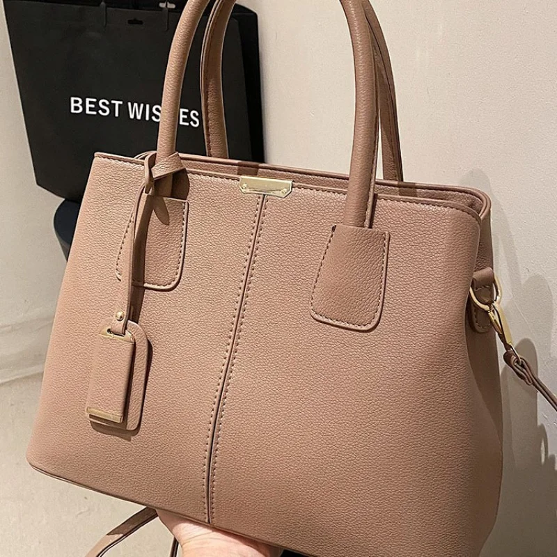 Large Capacity Bag Women2024New Fashion Simple Shoulder Messenger Bag Casual All-Match Commute Portable Tote Bag