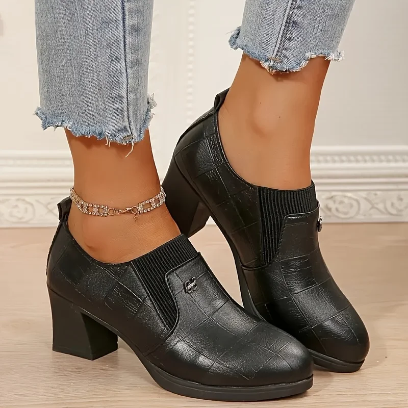 Sepatu Wanita Hak Tebal Musim Gugur 2025 - Kulit Lembut, Ujung Tertutup, Model Slip-On, Warna Burgundy, Anti Selip, Nyaman untuk Kerja Kantor