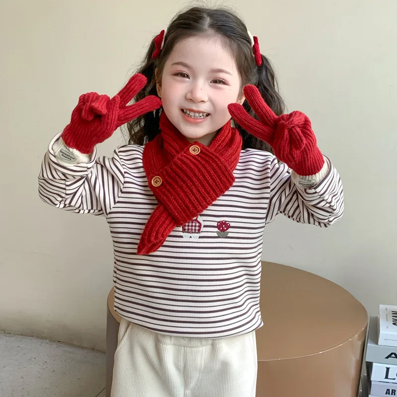 قميص بناتي مخطط ومخملي لخريف وشتاء 2025 نمط جديد للأطفال تي شيرت سميك قميص داخلي أنيق للأطفال #2