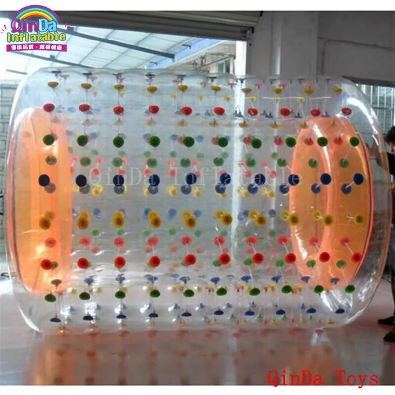 كرة دوارة للمياه بمضخة هواء مجانية للبالغين والأطفال، أسطوانة مشي قابلة للنفخ على الماء لحمام السباحة