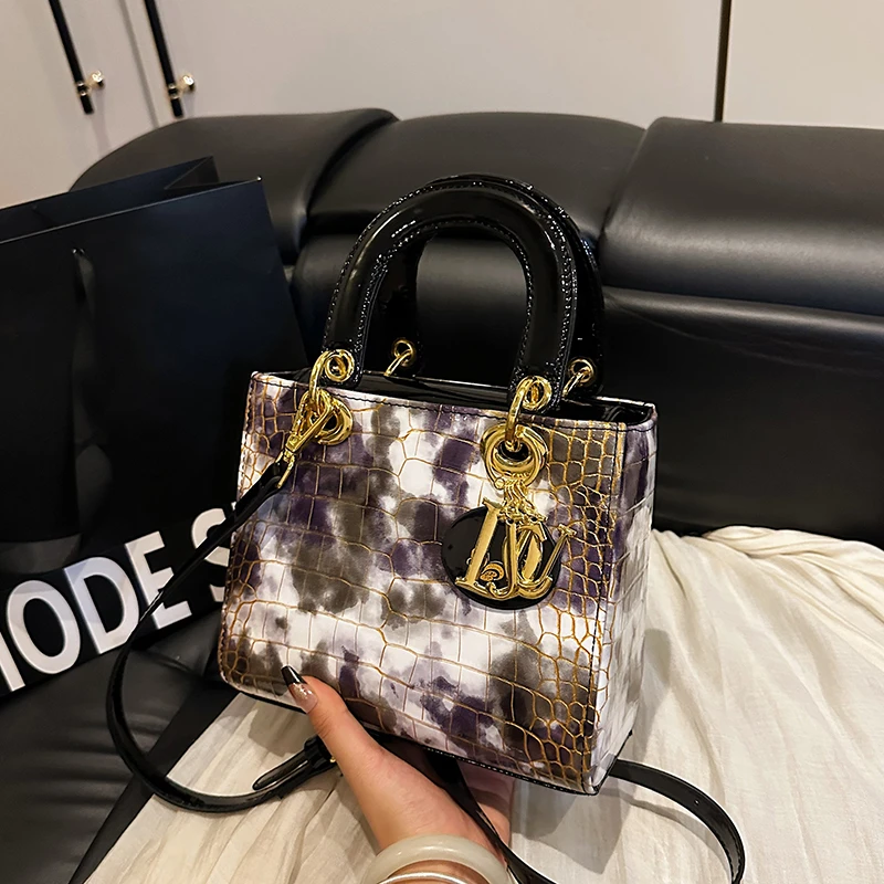 Стильная сумка через плечо с защитой от царапин из полиуретана для ежедневного использования