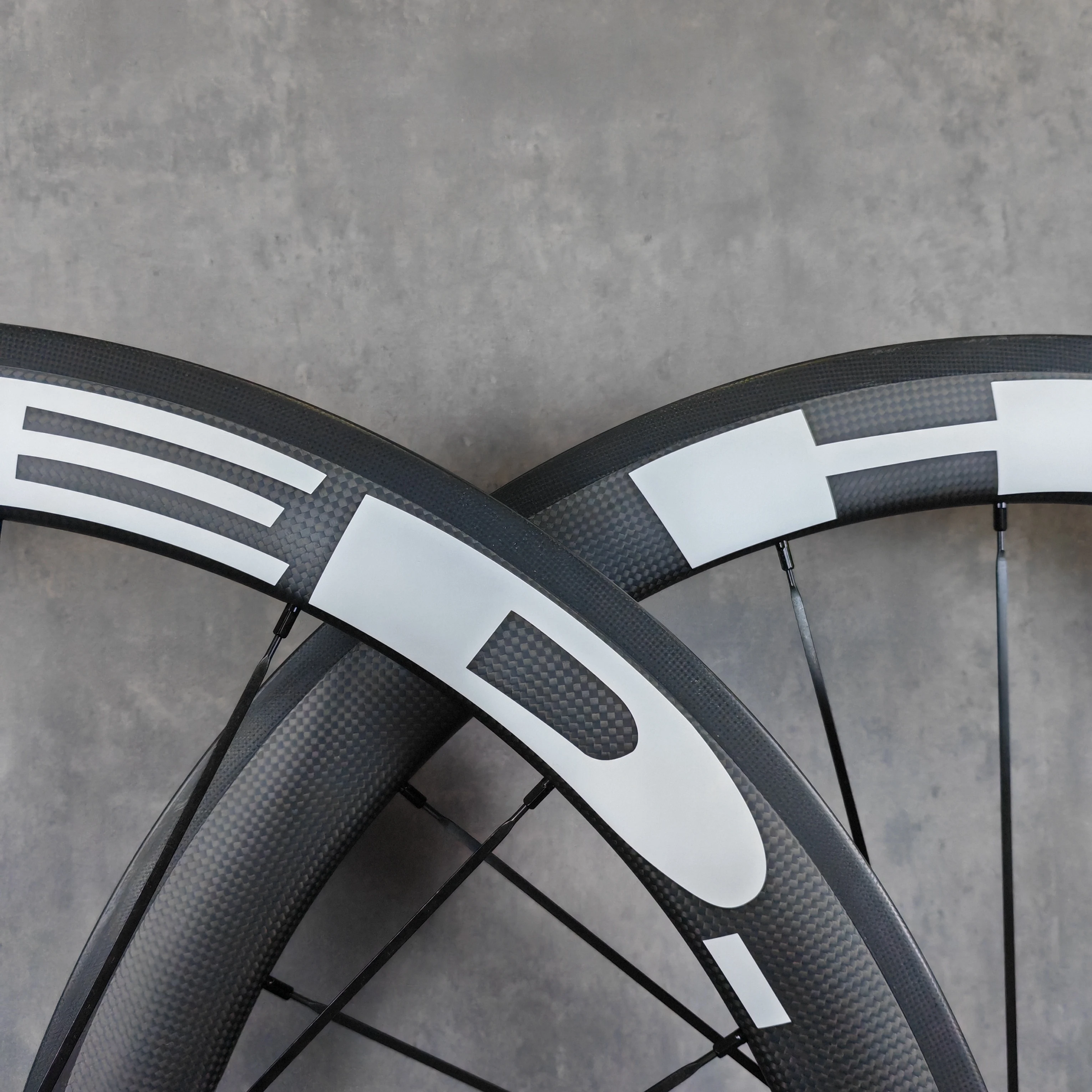 700C Carbon Wheels Road Bike 50/60mm Depth 25mm Width V Brake 3k Matte/Glossy Finish Novatec Hub Shiman0 11s Customized logo