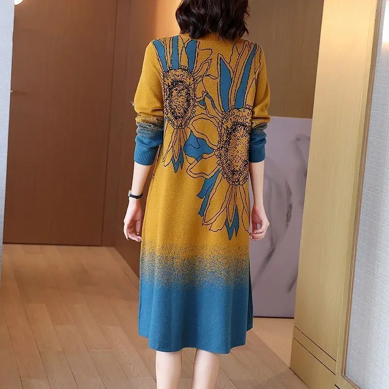 حجم كبير في منتصف العمر وكبار السن الخريف والشتاء فستان الأم الجديد منتصف طول سترة داخلية المرأة محبوك قاع قميص