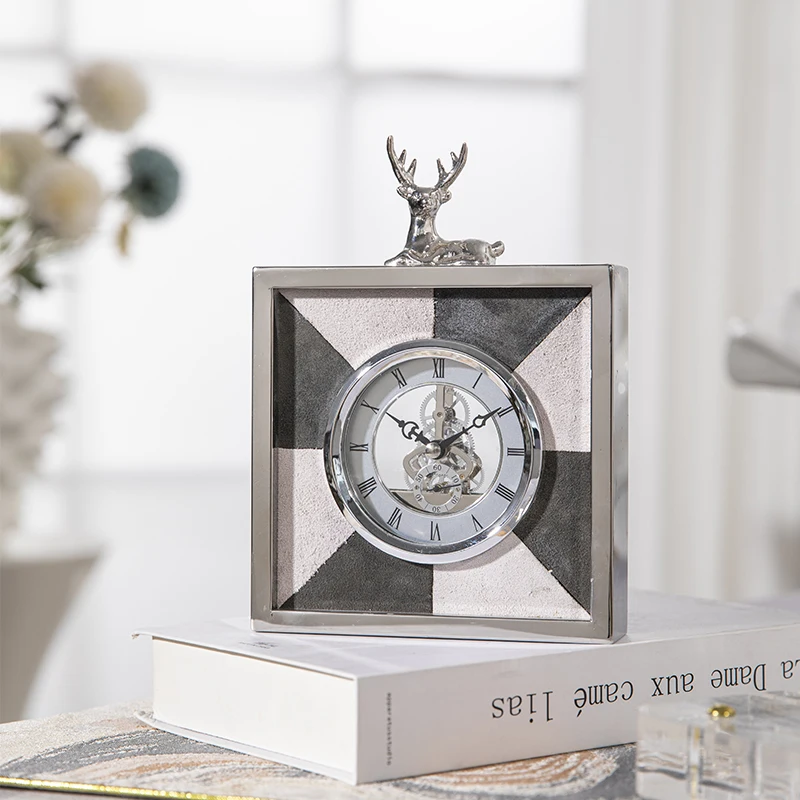 

Nordic Luxury Ornaments Stainless Steel Deer Clock Ornaments Modern Crafts Living Room Bedroom Bedside Table Home Accessories