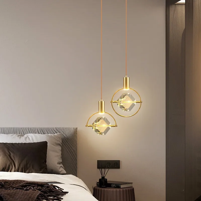 

Постмодернистский прикроватный светильник для спальни, скандинавский роскошный подвесной светильник с одной лампой для бара, коридора, ресторана, креативный минималистичный хрустальный подвесной светильник