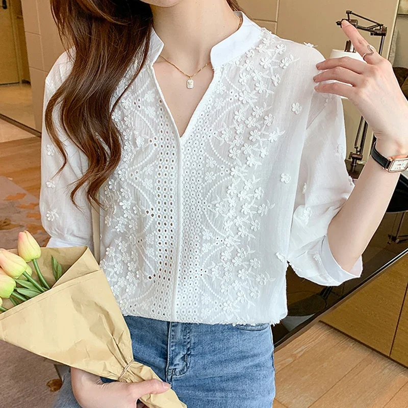 New Short Sleeve Blouse Women 2024 V-neck Women\'s Clothing Fashion Summer Tops Woman Embroidery Cotton White Shirts Blusas 14204