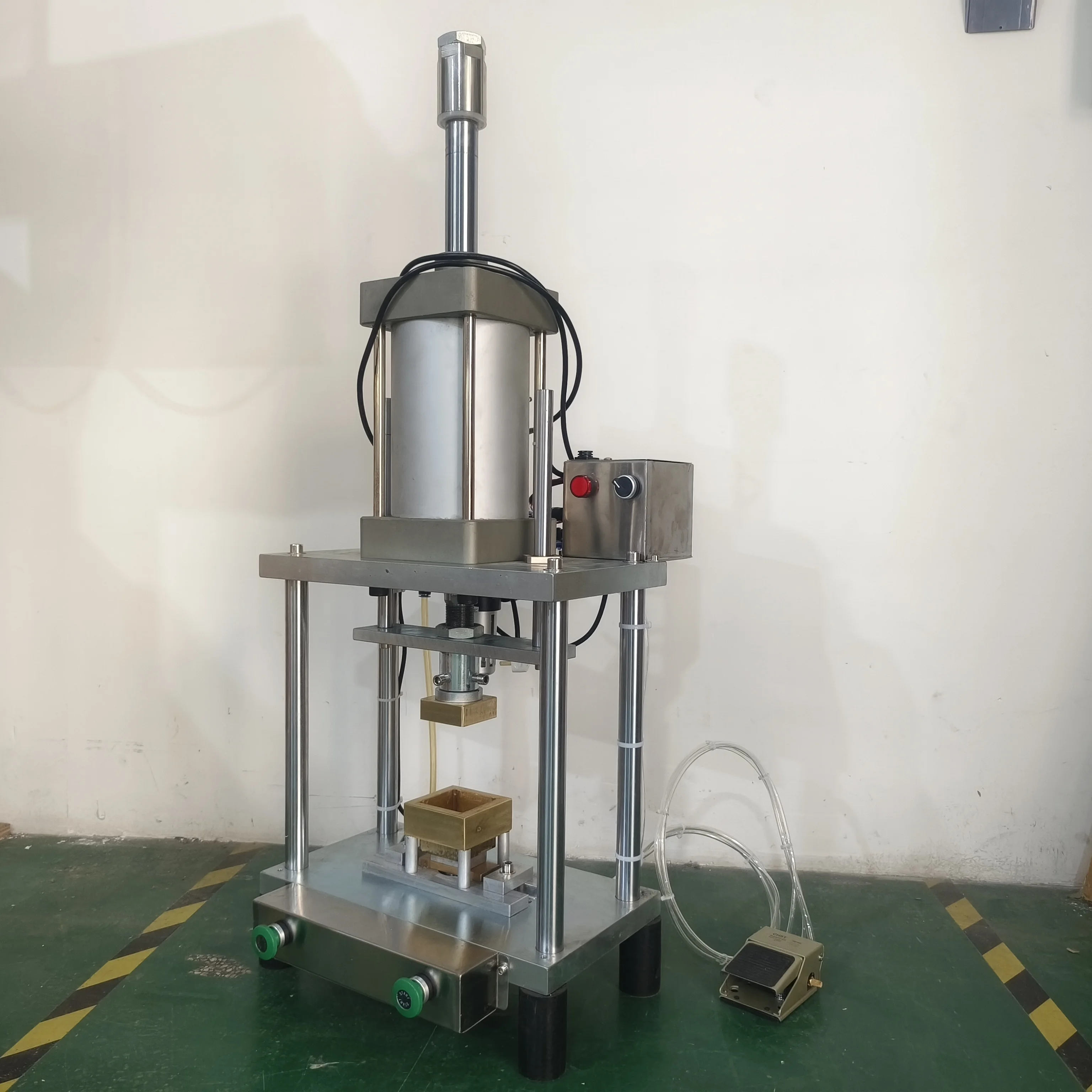 ماكينة صنع وتشكيل الصابون السا - مراجعة Soap Making Machine For Sale وسعره