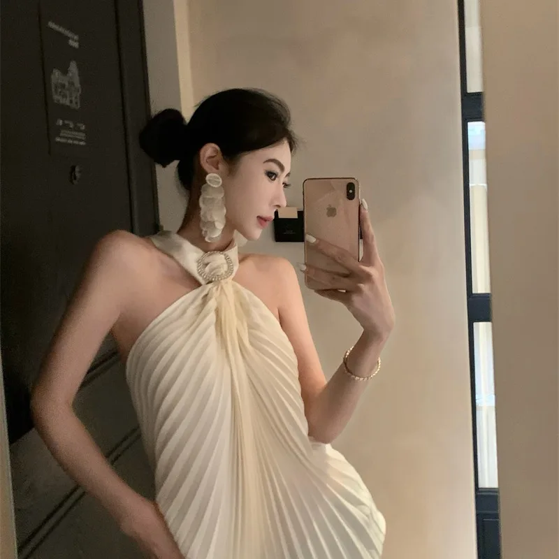 純粋な欲望セクシーガール豪華な装飾プリーツダイヤモンドサテンサマー新作肩出しストラップトップ女性用