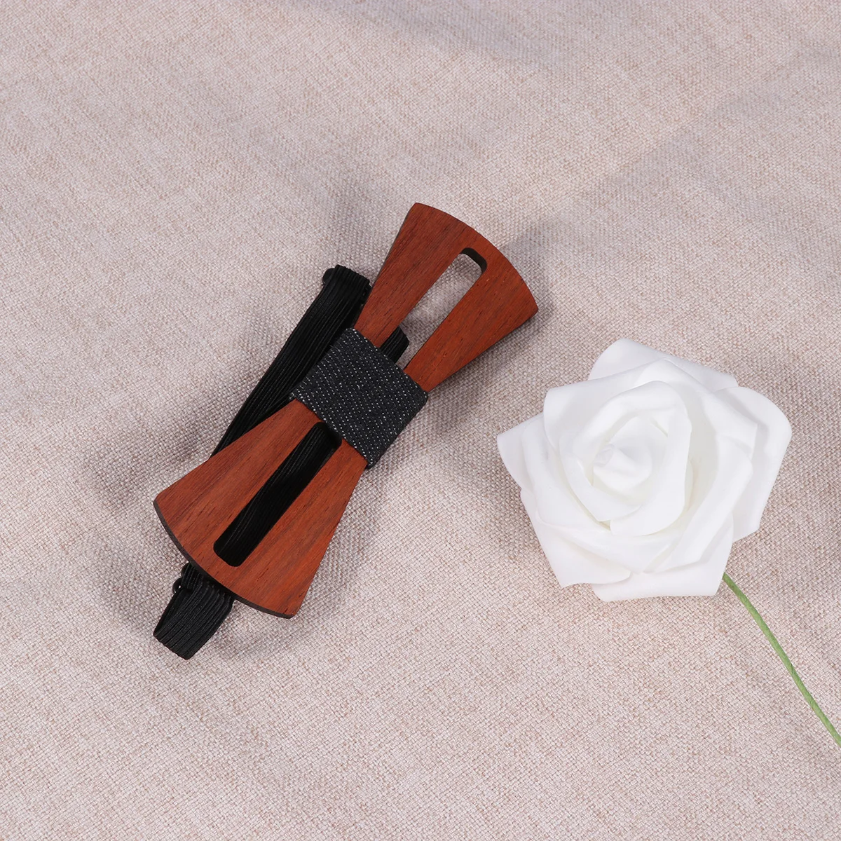 

1Pcs Wooden Men's Bow Tie Unique Medium Hollow Design Adjustable Strap Elastic Band Wedding Party Tie