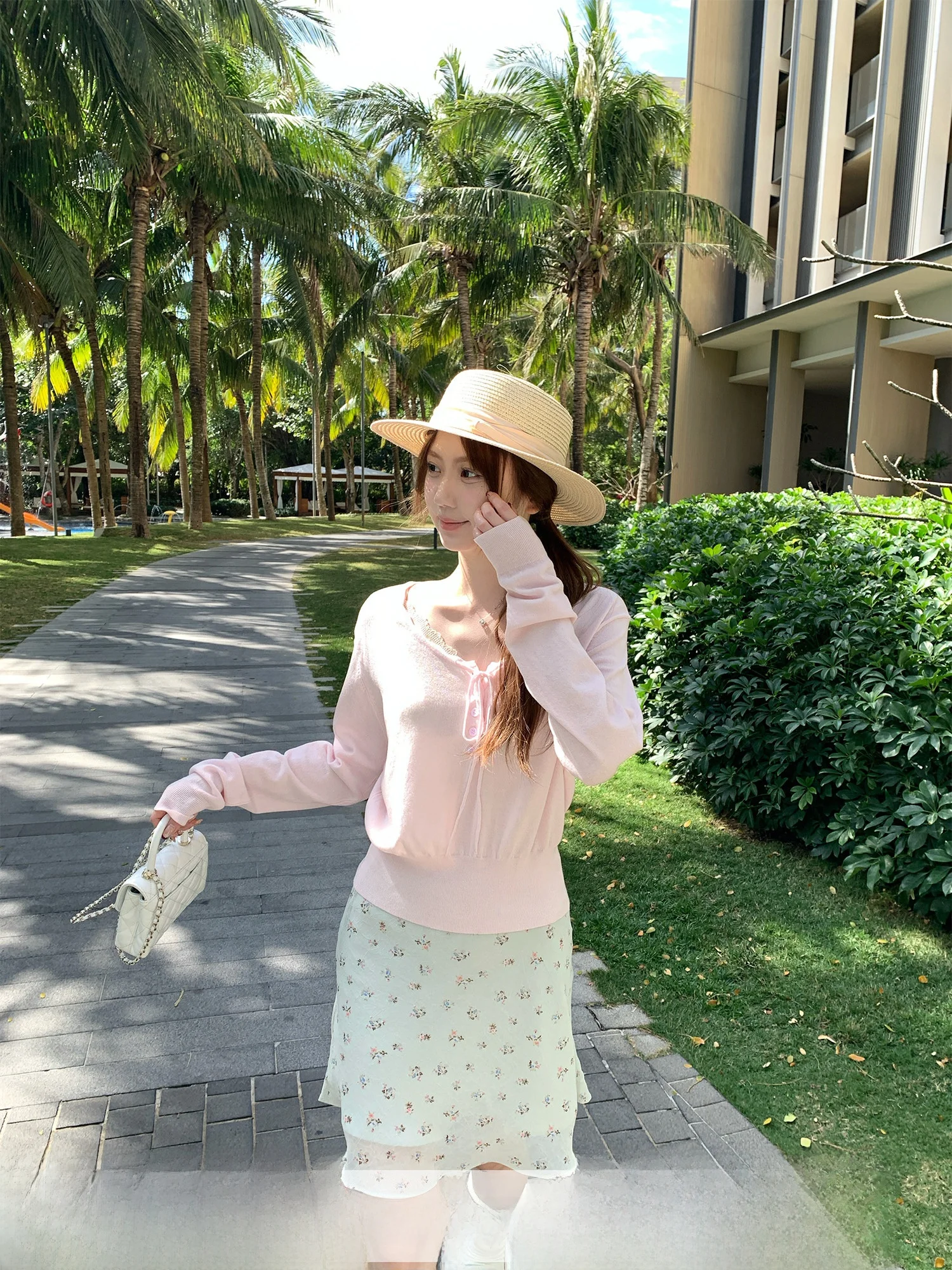 

Женский вязаный шерстяной свитер с V-образным вырезом, с поясом на талии, укороченный, с эффектом утяжки, дизайн Весна 2026, с узлом спереди, длинный рукав