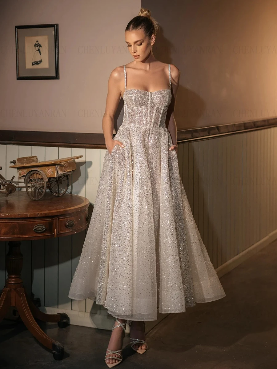 Vestido De novia con purpurina personalizado, tirantes finos De tul, escote en forma De corazón, vestidos De novia brillantes con cordones, corte en A, tren De barrido