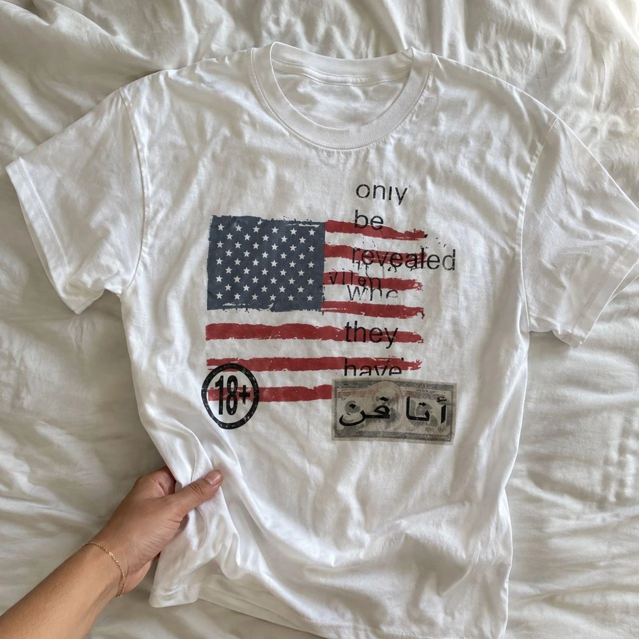 New Arrivals: T-shirts with national flag prints, '90s-inspired cropped tops, Y2K “grunge” style, and 2000s-inspired tops—unisex