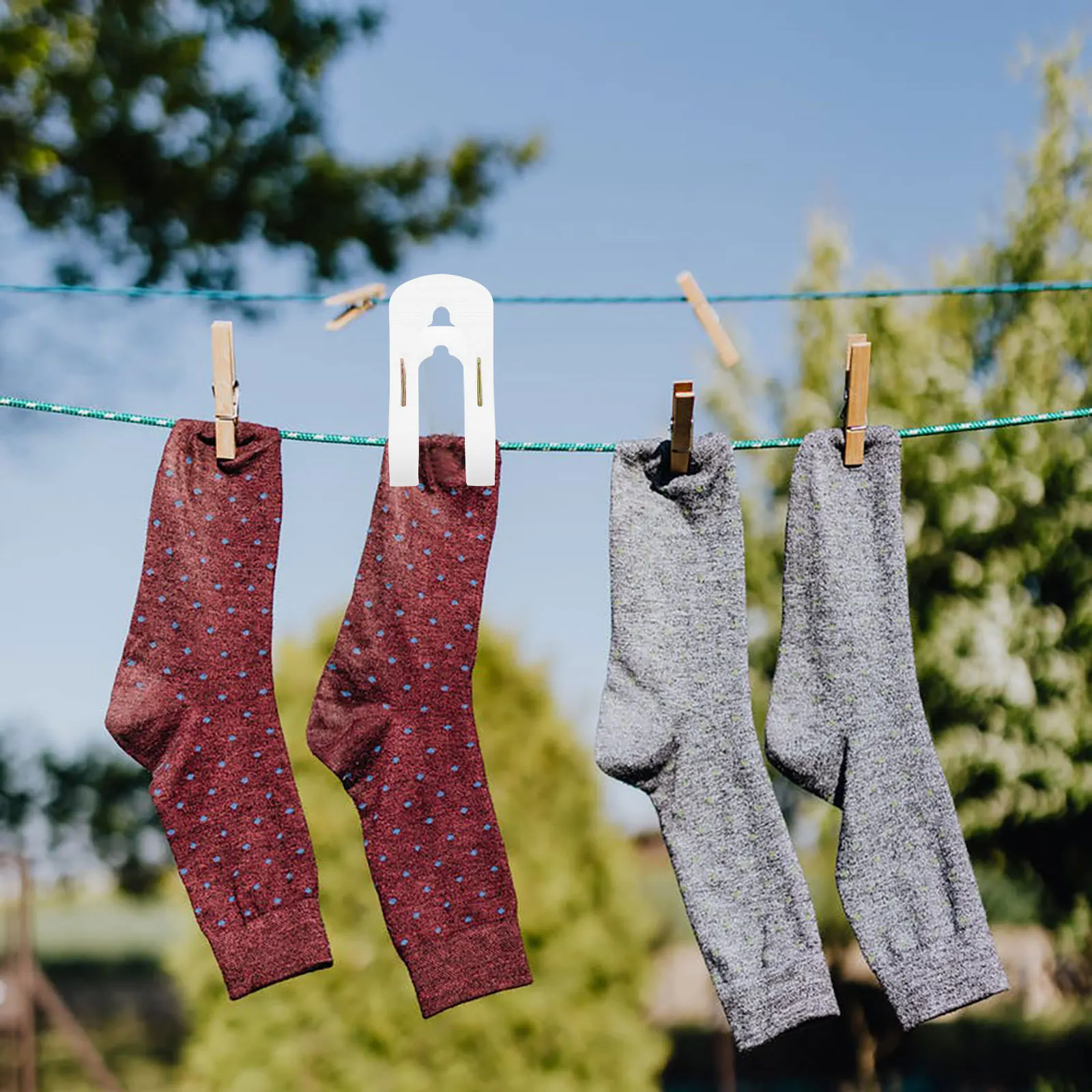 

Large Sun Drying Clothes Clips Heavy Duty Windproof Non-Slip Quilt Clamps For Wet Jeans Blankets Laundry Outdoor Plastic