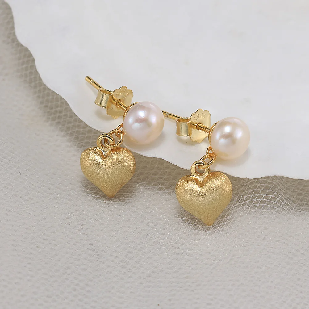 

Kiss Mandy Fashion S925 Silver Heart Freshwater Pearl Dangle Earrings Sweet Temperament Heart Drop Earrings Party Jewelry GPE100