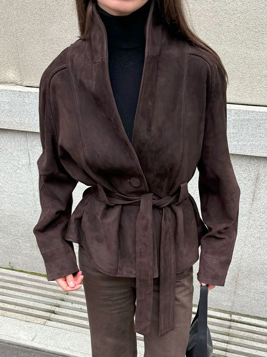 

2025 Autumn Winter New Retro Suede Fabric Long Sleeved Jacket Frosted Velvet Jacket Temperament Casual Fashionable Women's Top