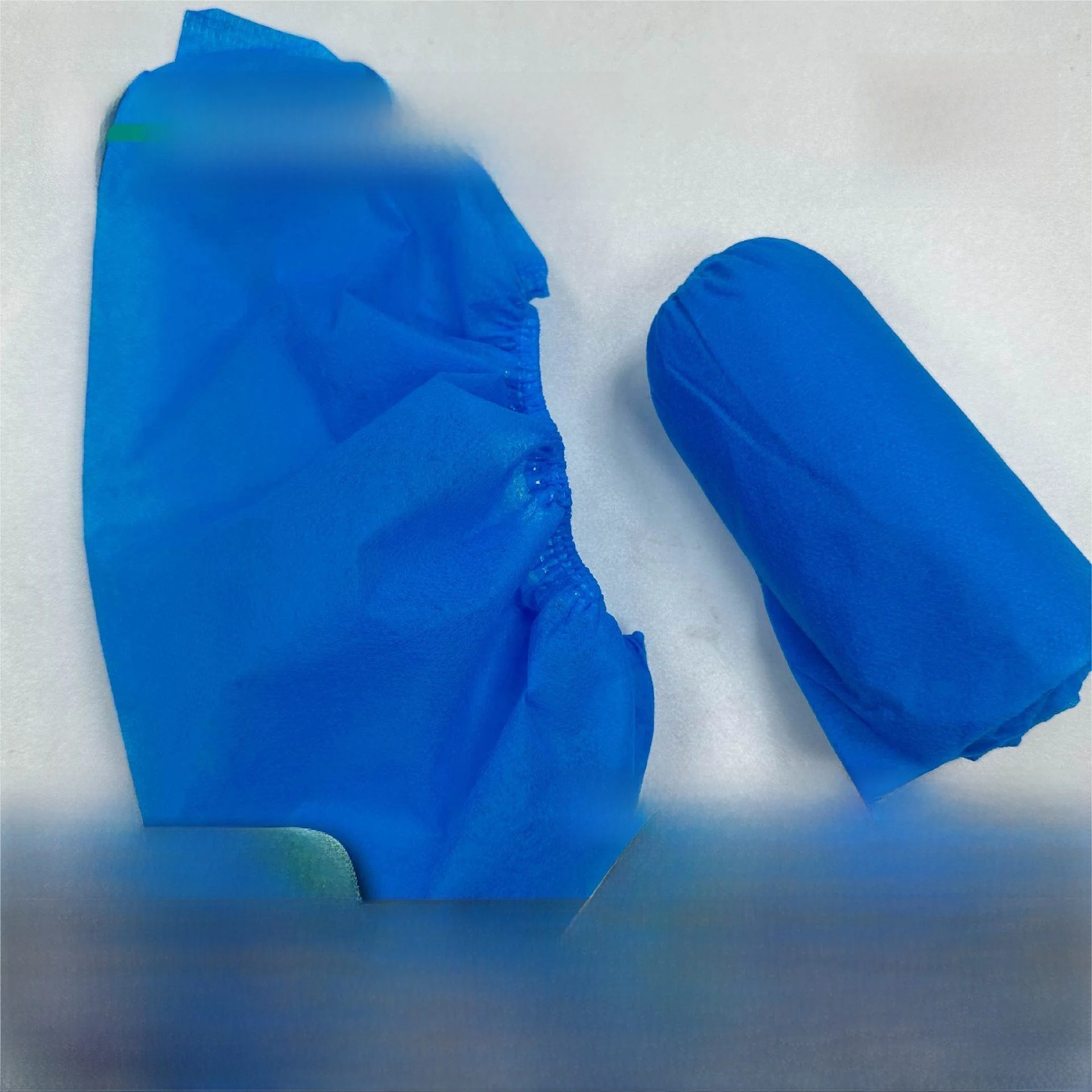 housses-jetables-en-tissu-non-tisse-epaissi-pour-usage-domestique-anti-poussiere-anti-odeur-impermeables-et-antiderapantes-pour-adultes-en-interieur