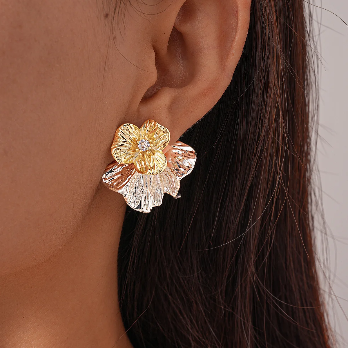 اللون كتلة مطوي المعادن قرط صغير زهري للنساء الأزهار مطعمة الزركون الأذن ترصيع بيان مجوهرات اكسسوارات الحفلات K1 #3