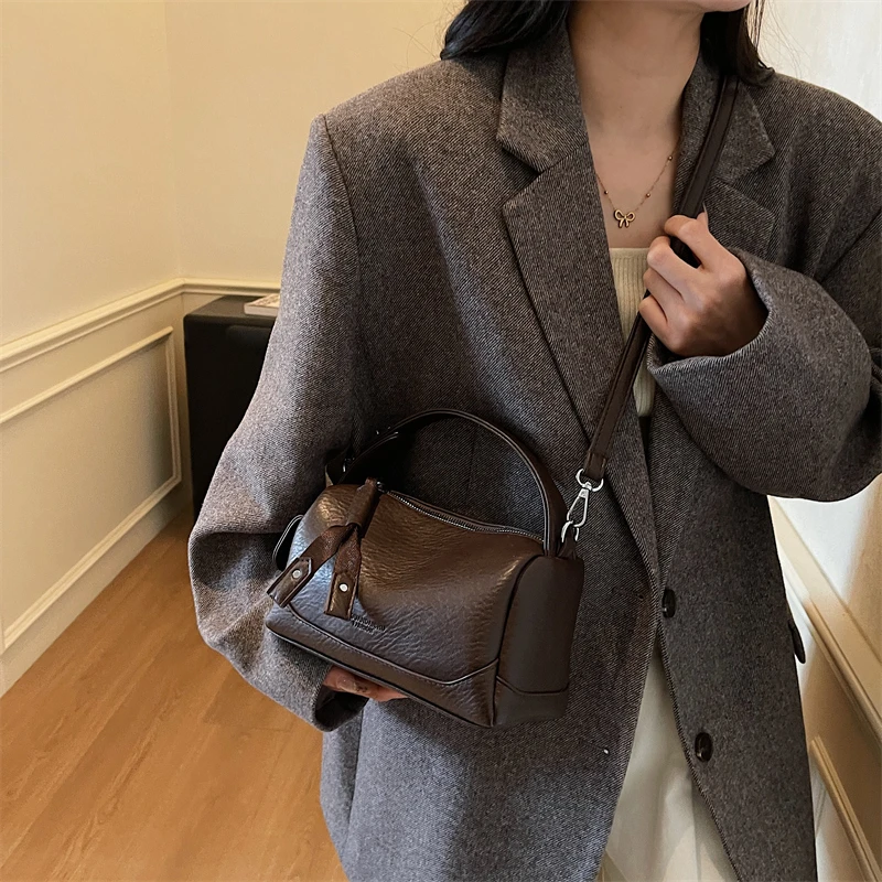 

Luxury style leather zipper crossbody bag, casual travel handbag, new fashionable women's chain strap shoulder bag