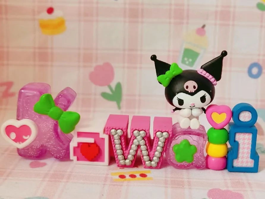 REMENT Kuromi Collezione di parole Modello di scena in miniatura Scatola da tavolo Gioco alla moda Scatola cieca Figura giocattolo da collezione per cibo