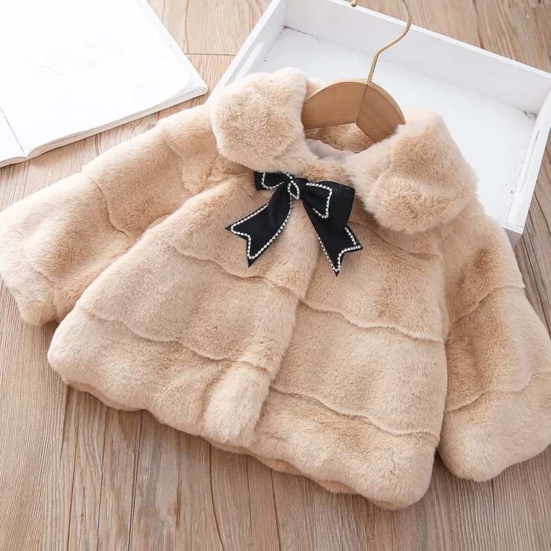 Winter new children's imitation fur 0-4-year-old girl bow hair Cape shawl baby pure color simple thickened warm fur coat