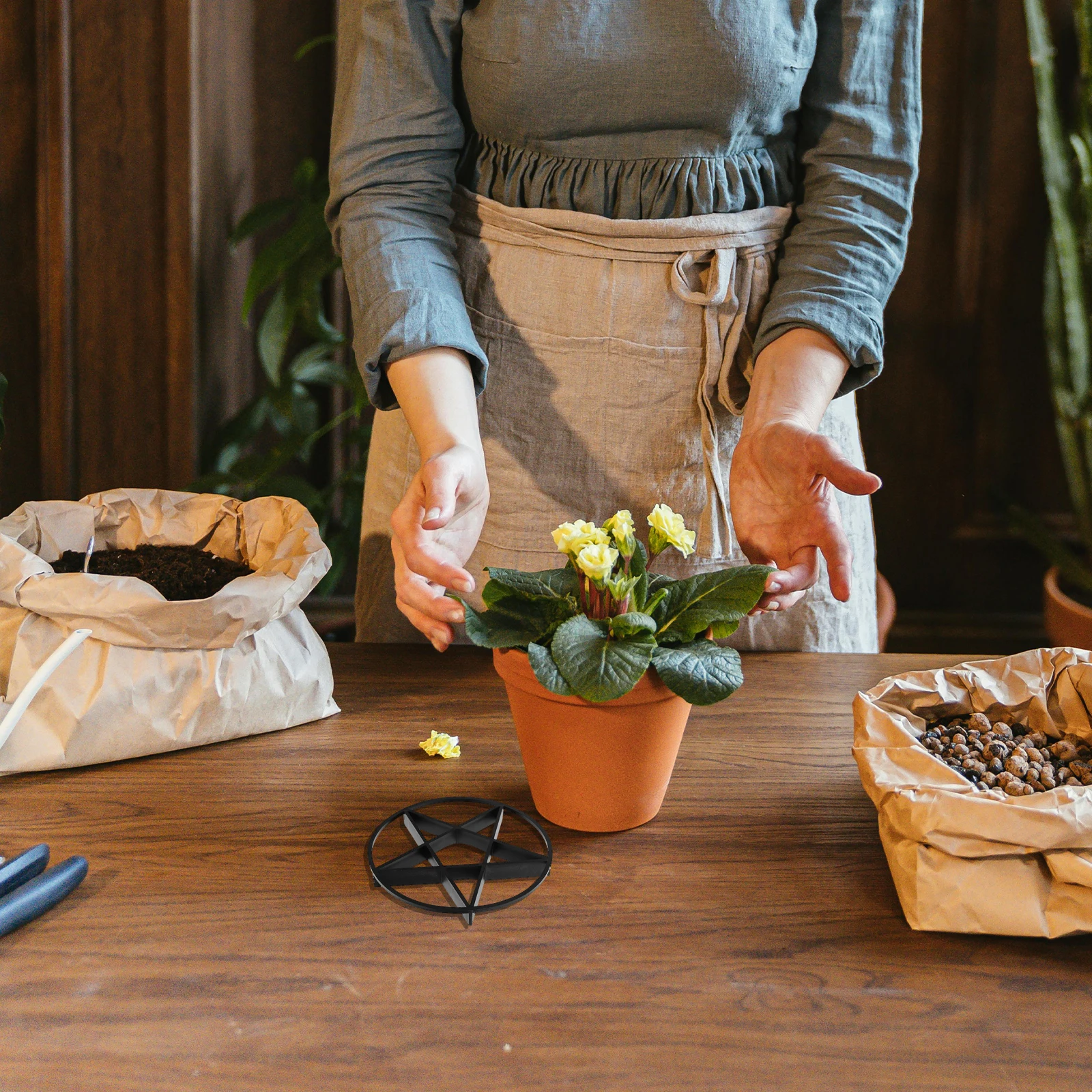 10pcs Flower Pot Raising Base Ventilated Planter Riser Water Resistant Stable Support Plant Stand Outdoor Black