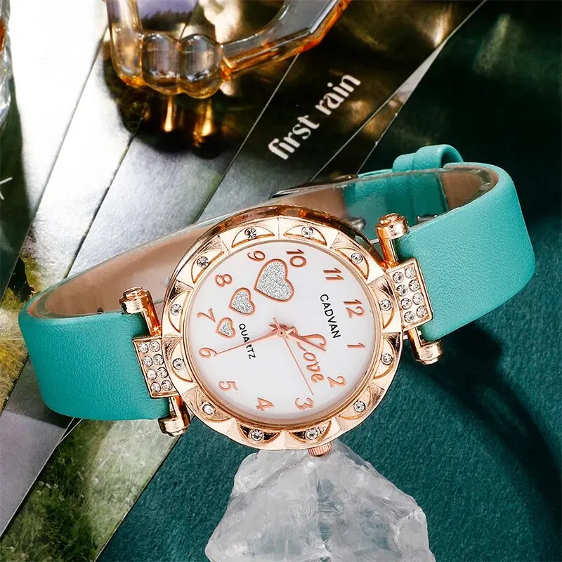 Green Classic Fashion Round Watches Leather Strap Casual Dress Female Clock Heart Rhinestone Dial Design Ladies Quartz Watch