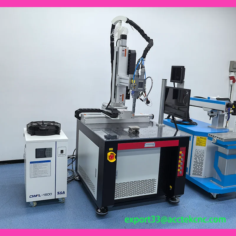 1500W 2000W 3000W 6000W Saldatrice laser a fibra con piattaforma a 3 assi 4 assi 6 assi Saldatore laser automatico CNC per saldatura di metalli