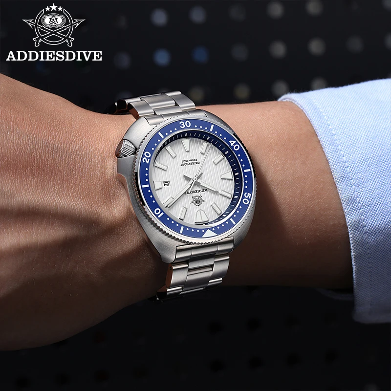 Addiesdive ساعات رجالية فاخرة الفولاذ المقاوم للصدأ الياقوت كريستال ساعة كوارتز للرجال مضيئة 20Bar مقاوم للماء ساعات المعصم الجديدة