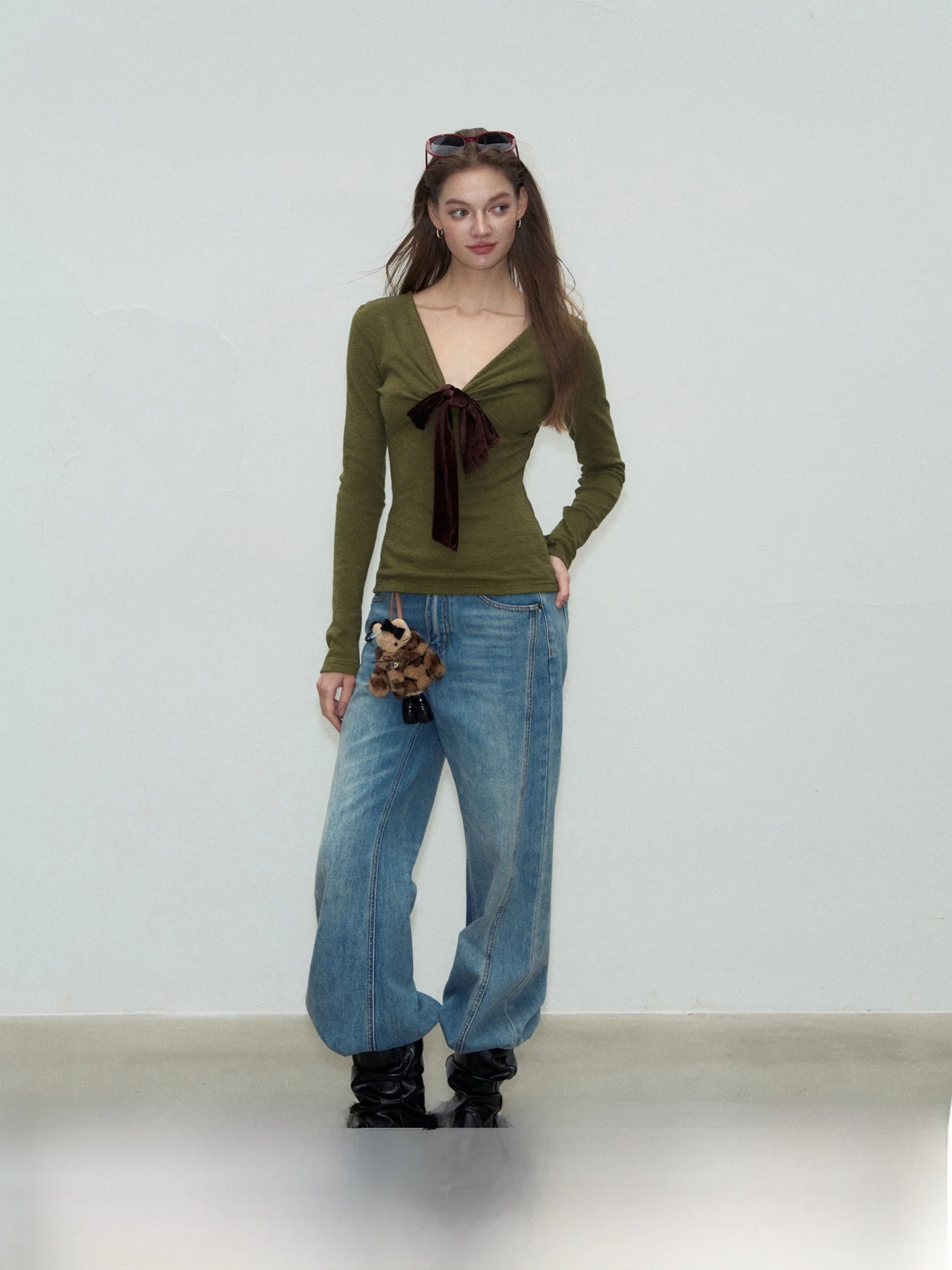 

Ele V-ne Design Slim Fit Base irt Fumisme 'Loose Structure' 3D Pleated een Top for Women Daily Wear Long Sve