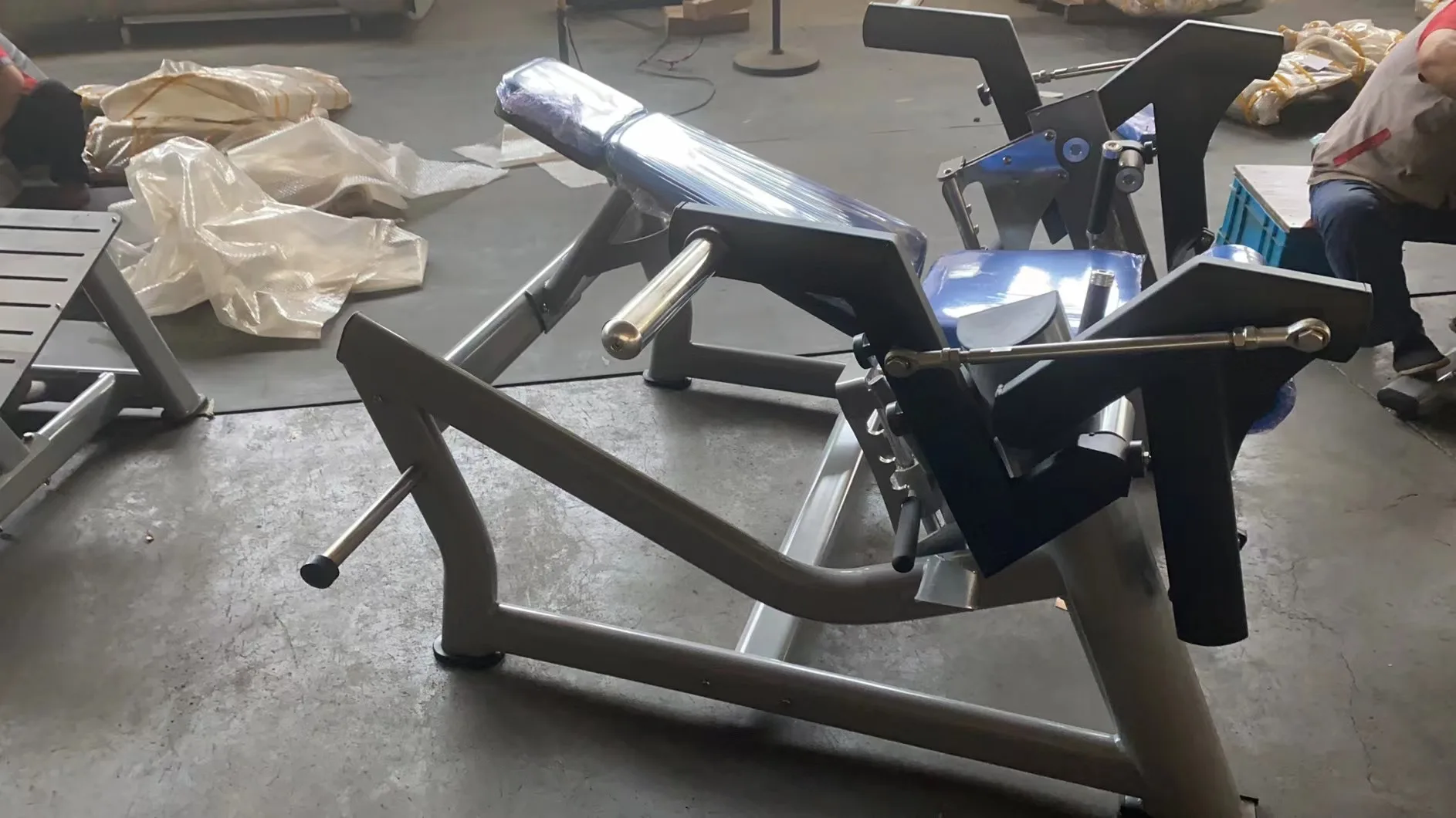 آلة الغلوت العكسية الجديدة معدات اللياقة البدنية التجارية MS623 آلة تمديد العضلات العكسية