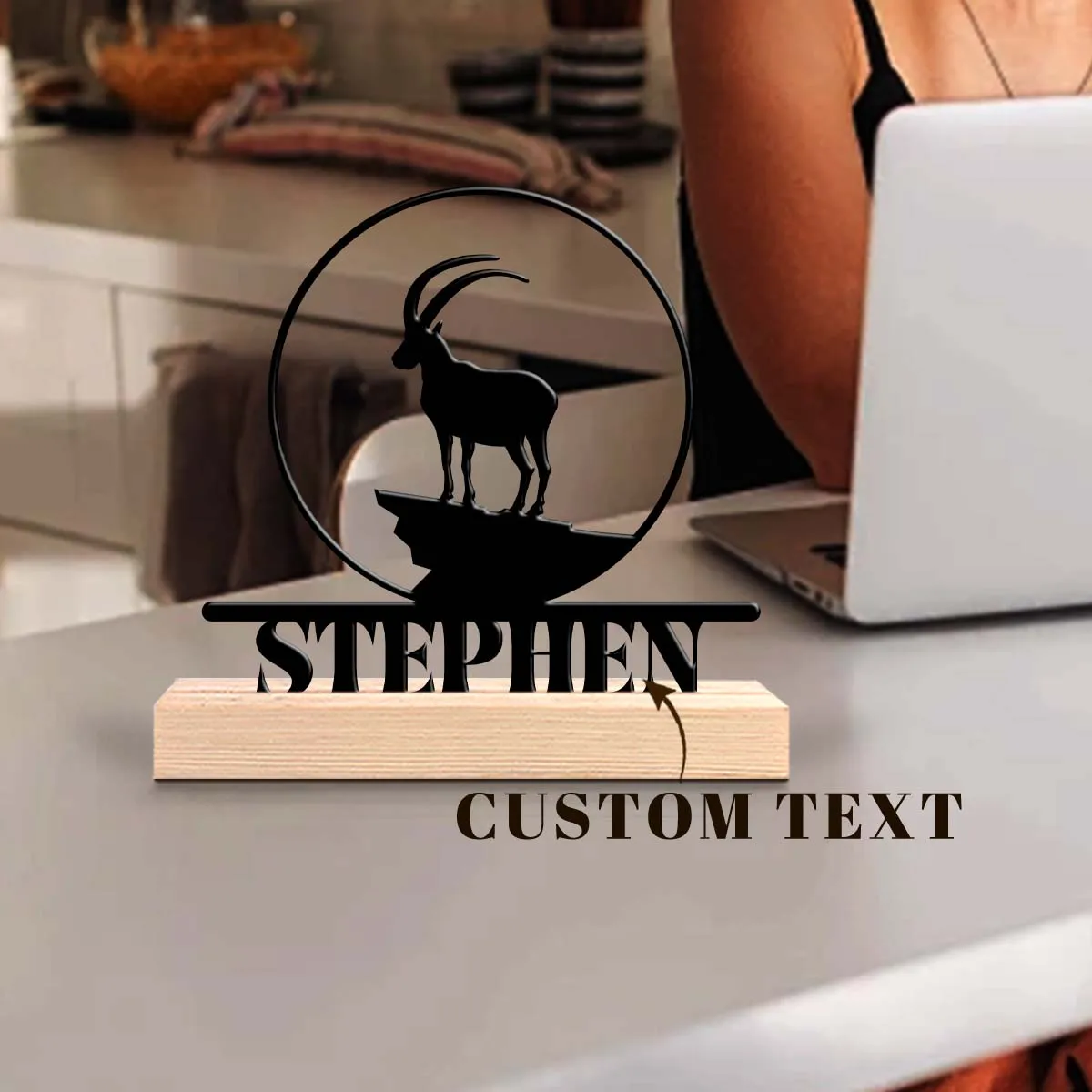 1pc Personalized Iron Desktop Ornament Custom Name With Wooden Base Home or Office Decorations