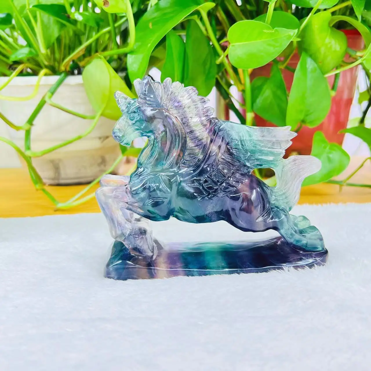 High Quality Natural Crystal Customized Hand Carved Fluorite Crafts Crystal Unicorn Ornament