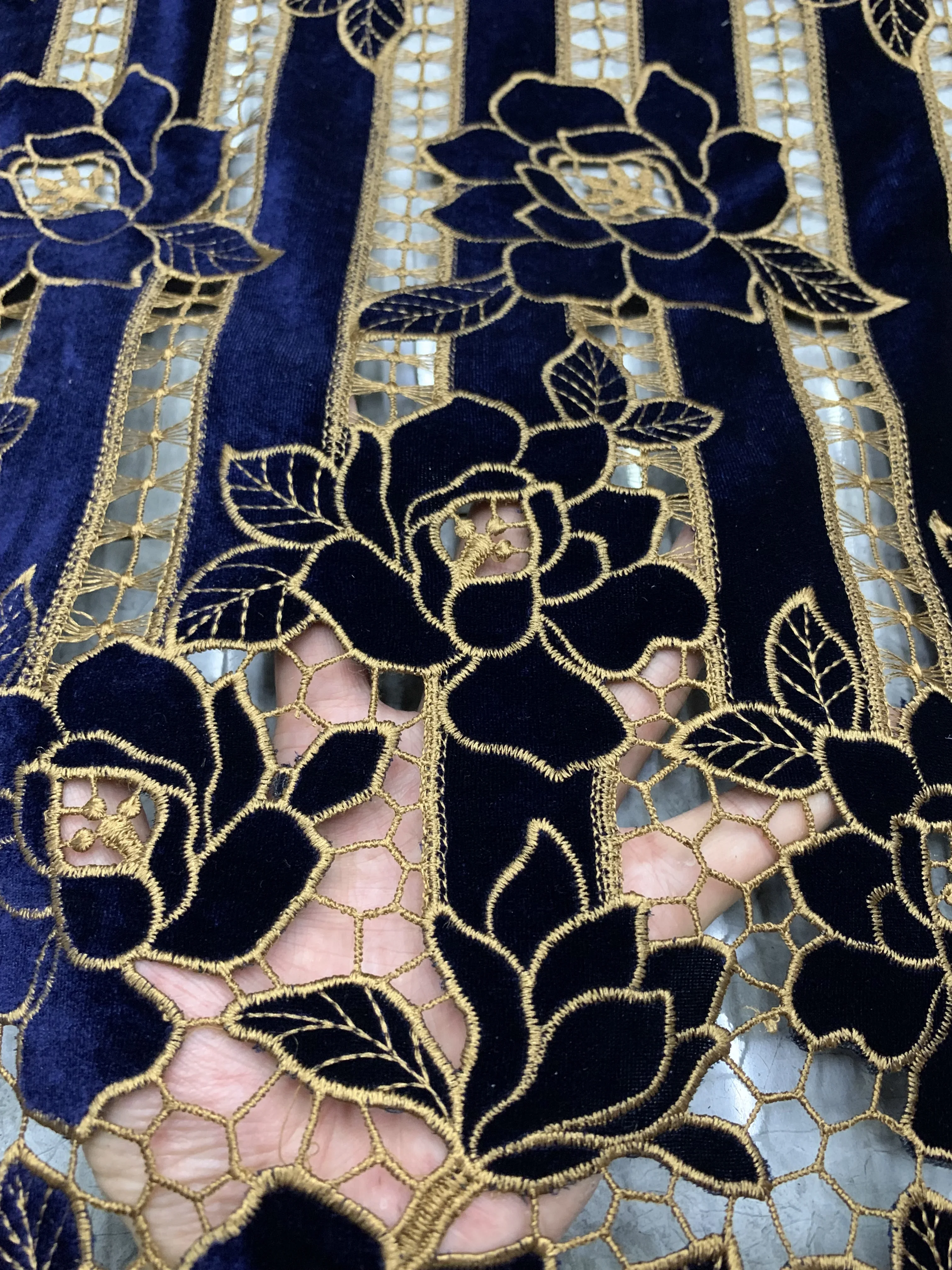 African Velvet Guipure Lace Fabric 2025 High Quality Embroidery Nigerian Wedding Laser Cut Lace Material