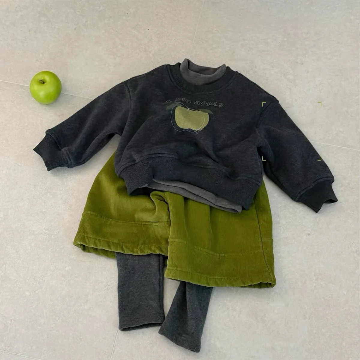 Girls' Suit 2026 Autumn/winter New Children's Wear Korean Style Girl Baby Retro Apple Hoodie Corduroy Pants Two-piece Set