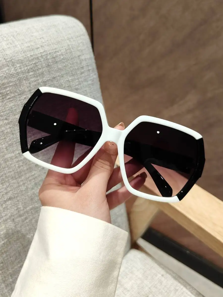

1pc Black And White Geometric Patterned Fashion Women's Glasses Shades Beach Accessories Beach Accessories For Women Glasses Shades Basics Fall Winter Women Outfits Clothes Business Casual Gifts For Summer Beach Vacation,Outdoor,Travel