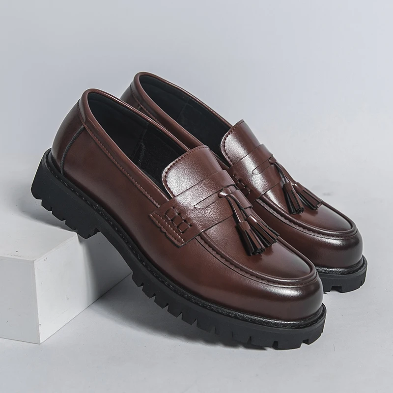 Men Thick Soled Tassel Shoes Black Brown British Casual Height Increasing Anti Slip Retro Loafers American Commuting Shoes Men