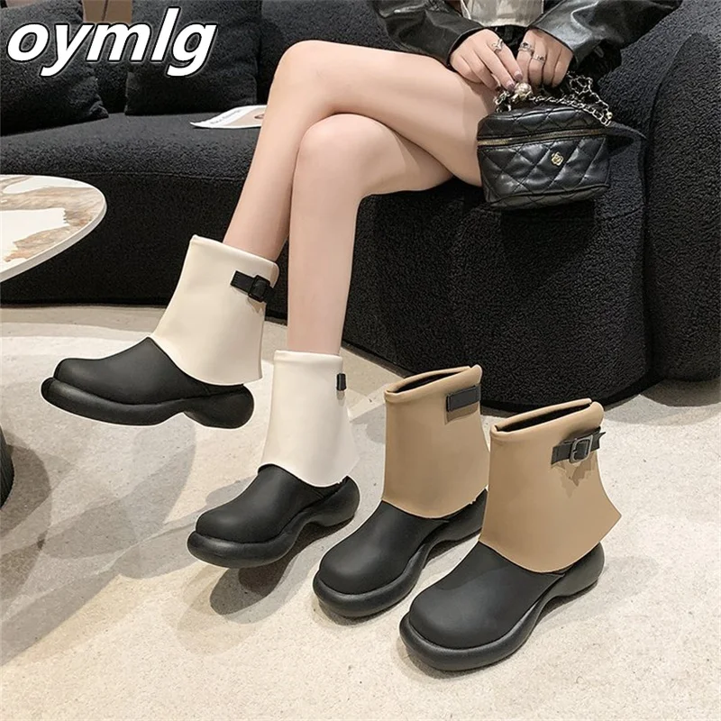 

2023 Autumn/Winter New Round Head Back Zipper Flapped Women's Short Boot Fashion Knight Boot Mid Sleeve heels women