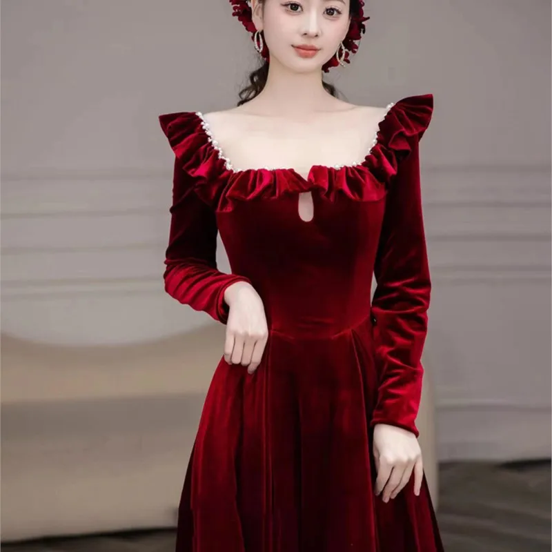 Wine red toasted long-sleeved velvet dress with large cover