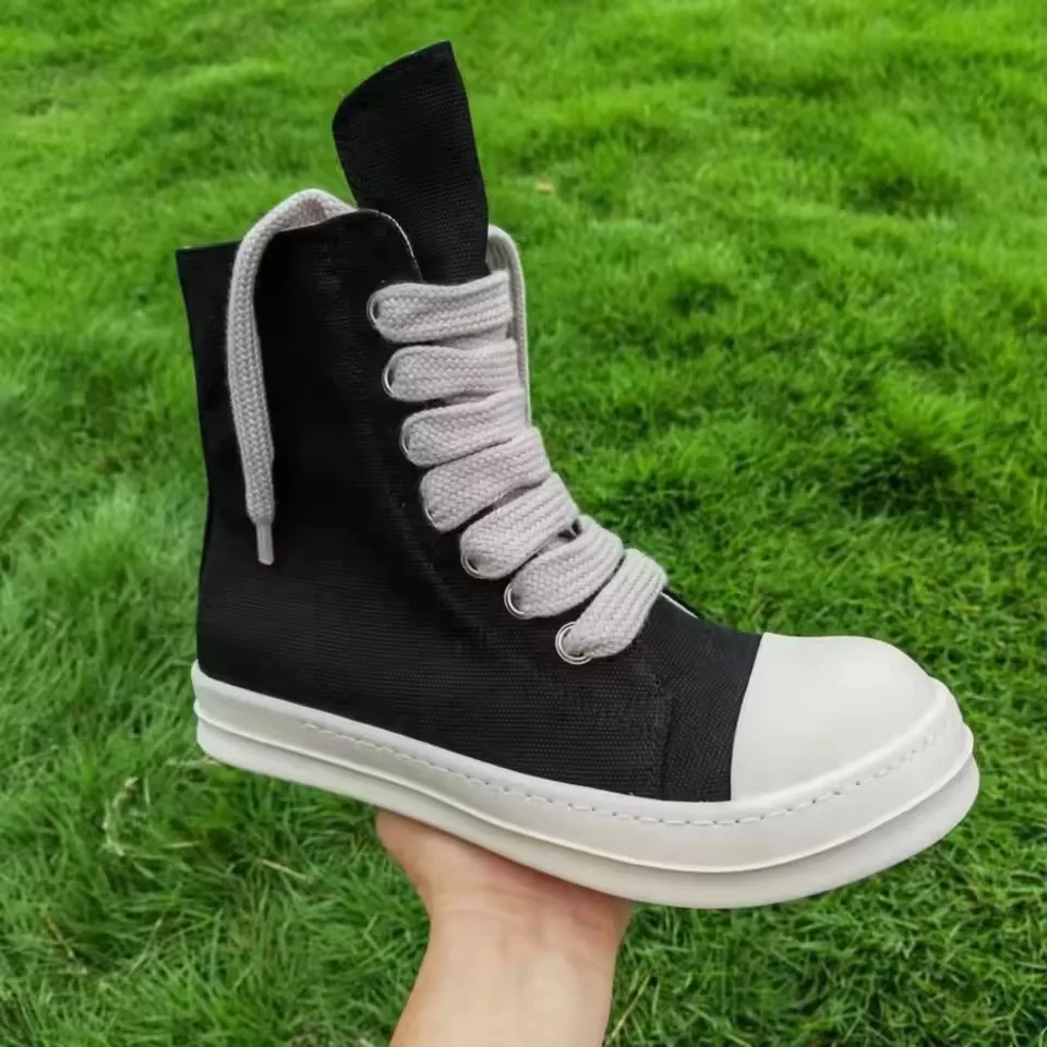 Um Tênis Casual Preto Consegue Substituir Três Pares De Sapatos No Seu Guarda-Roupa?